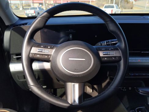 Used 2025 Hyundai Kona SEL image 17