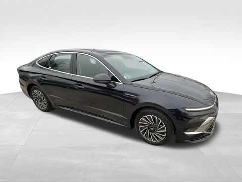 New 2026 Hyundai Sonata SEL FWD image 2