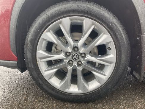 Used 2023 Toyota Highlander Limited image 10