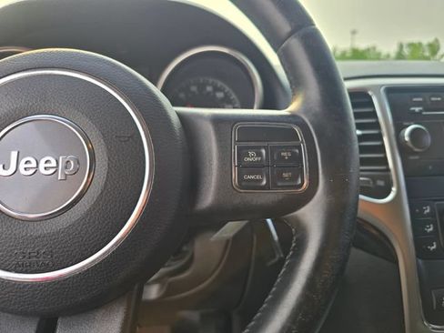 Used 2013 Jeep Grand Cherokee Laredo AWD/4WD image 19