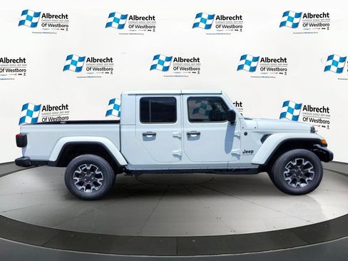 New 2026 Jeep Gladiator Sport AWD/4WD image 6