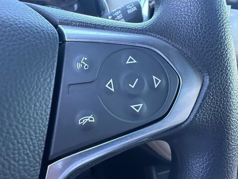 Used 2023 Chevrolet Traverse LS FWD image 20