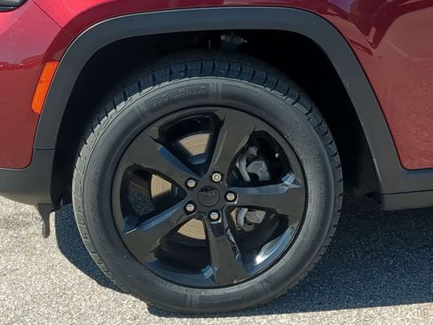 Certified 2023 Jeep Grand Cherokee Altitude AWD/4WD image 14