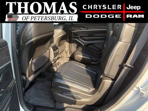Used 2025 Jeep Grand Cherokee L Limited w/ Black Appearance Package AWD/4WD image 20