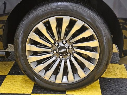 Used 2019 Lincoln Navigator Reserve image 9