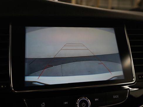 Used 2019 Buick Encore Essence image 28