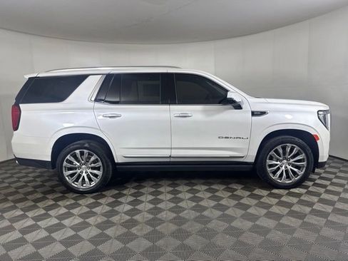Used 2022 GMC Yukon Denali AWD/4WD image 2