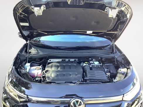 New 2026 Volkswagen Tiguan SEL R-Line AWD/4WD image 12
