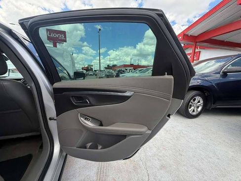 Used 2018 Chevrolet Impala LT FWD image 11