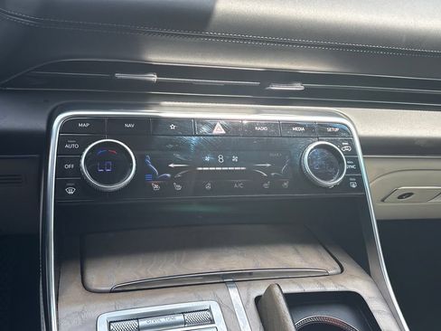 Used 2023 Genesis GV80 2.5T w/ Prestige Package AWD/4WD image 17