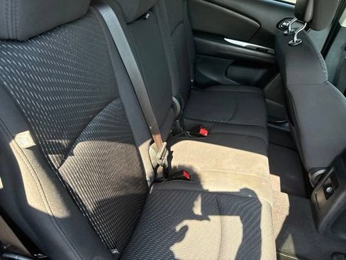Used 2018 Dodge Journey SE w/ Connectivity Group FWD image 16