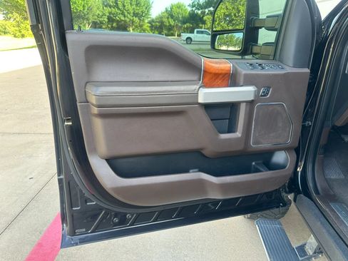 Used 2018 Ford F250 King Ranch w/ King Ranch Ultimate Package AWD/4WD image 16