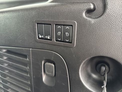 Used 2018 Cadillac Escalade ESV Luxury image 25