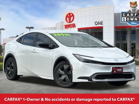 Used 2023 Toyota Prius Prime SE image 2