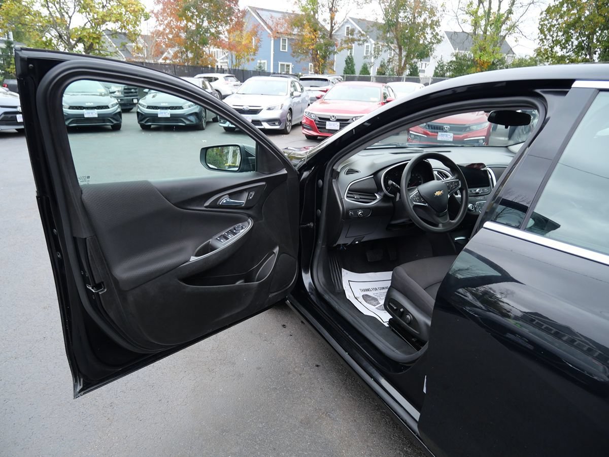 Used 2023 Chevrolet Malibu LT FWD image 15