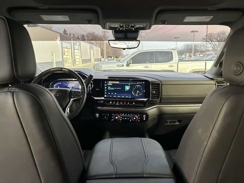 Used 2025 Chevrolet Silverado 3500 LTZ image 21