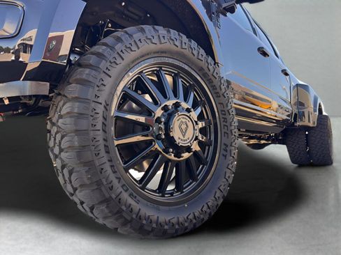 Used 2026 Ford F450 Platinum w/ FX4 Off-Road Package image 13