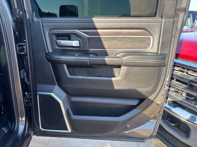 Used 2026 RAM 2500 Laramie AWD/4WD image 12