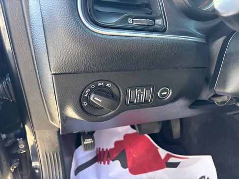 Used 2015 Dodge Challenger SXT w/ Driver Convenience Group RWD image 14