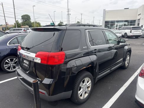 Used 2010 GMC Terrain SLE AWD/4WD image 4