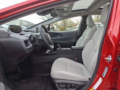 Used 2024 Toyota Prius XLE image 13