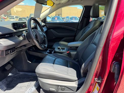 Used 2025 Ford Mustang Mach-E Premium AWD/4WD image 7