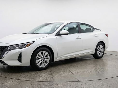 Used 2025 Nissan Sentra S FWD image 3