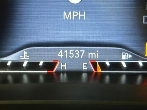 Used 2021 Jeep Cherokee Limited w/ Elite Package AWD/4WD image 24