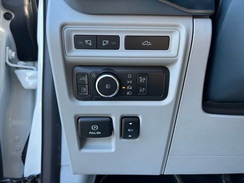 Used 2022 Ford F150 Limited image 8