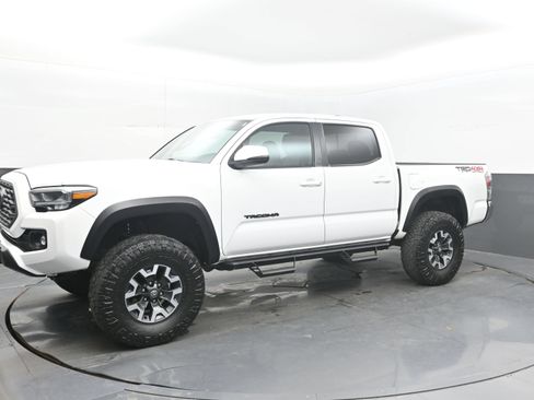 Used 2023 Toyota Tacoma TRD Off-Road AWD/4WD image 5