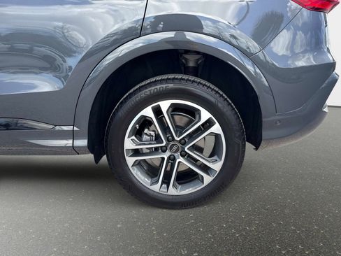 Used 2025 Audi Q5 Premium image 11