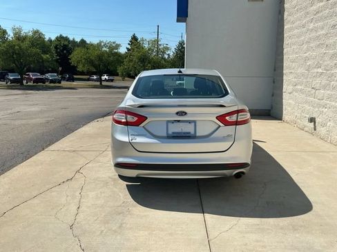 Used 2016 Ford Fusion SE w/ Equipment Group 201A FWD image 10