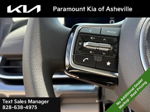 New 2026 Kia Carnival LX FWD image 24