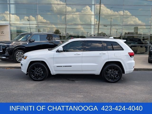 Used 2020 Jeep Grand Cherokee Altitude RWD image 2