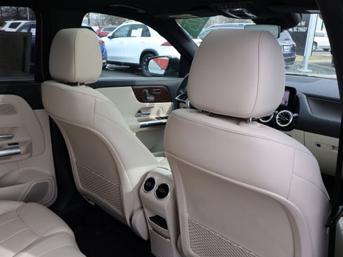 Certified 2025 Mercedes-Benz GLA 250 image 27