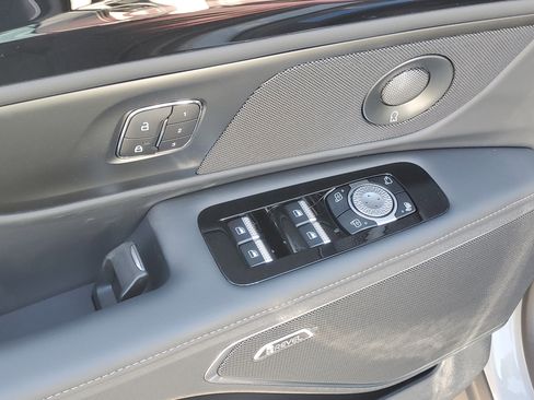 New 2026 Lincoln Nautilus Premier w/ Equipment Group 102A image 8