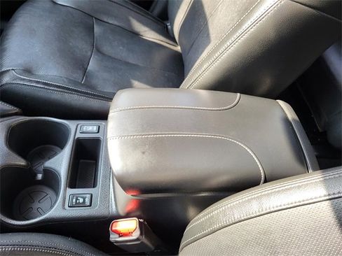 Used 2019 Nissan Rogue SL w/ Premium Package image 15