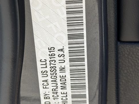Used 2025 Jeep Grand Cherokee L Altitude RWD image 29
