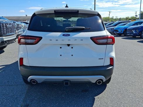 Used 2025 Ford Escape PHEV w/ Class II Trailer Tow Package image 5