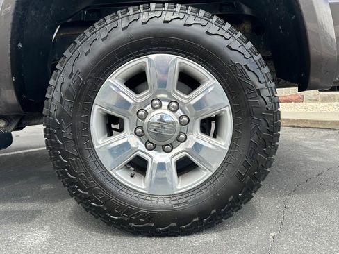 Used 2018 RAM 2500 Longhorn w/ Convenience Group AWD/4WD image 12
