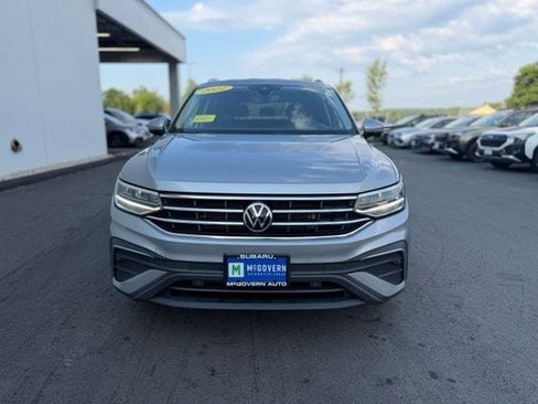 Used 2022 Volkswagen Tiguan SE AWD/4WD image 3