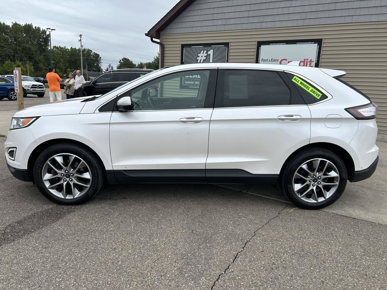 Used 2018 Ford Edge Titanium w/ Equipment Group 302A AWD/4WD image 8