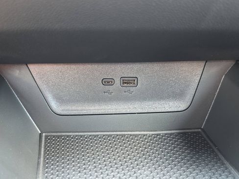 New 2027 Chevrolet Equinox LT w/ Convenience Package II FWD image 23