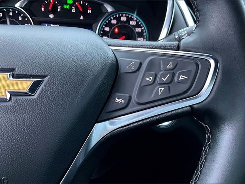 Used 2023 Chevrolet Equinox LT w/ Driver Convenience Package image 19