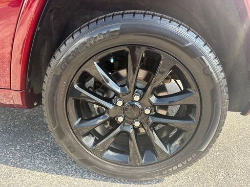 Used 2020 Jeep Grand Cherokee Altitude RWD image 10