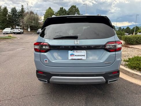 Used 2025 Honda Pilot Touring image 5