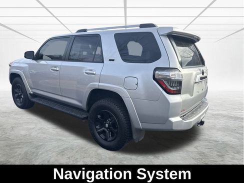 Used 2020 Toyota 4Runner SR5 Premium image 8