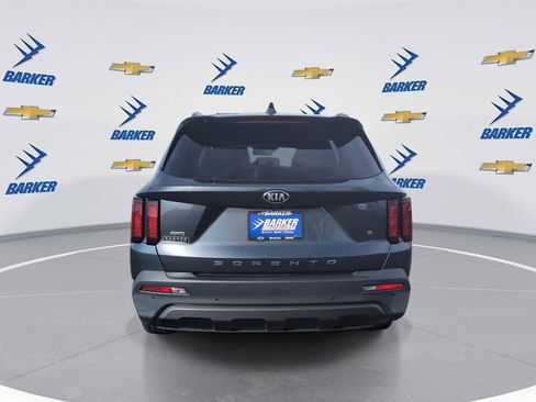 Used 2021 Kia Sorento S w/ Panoramic Sunroof Package image 7