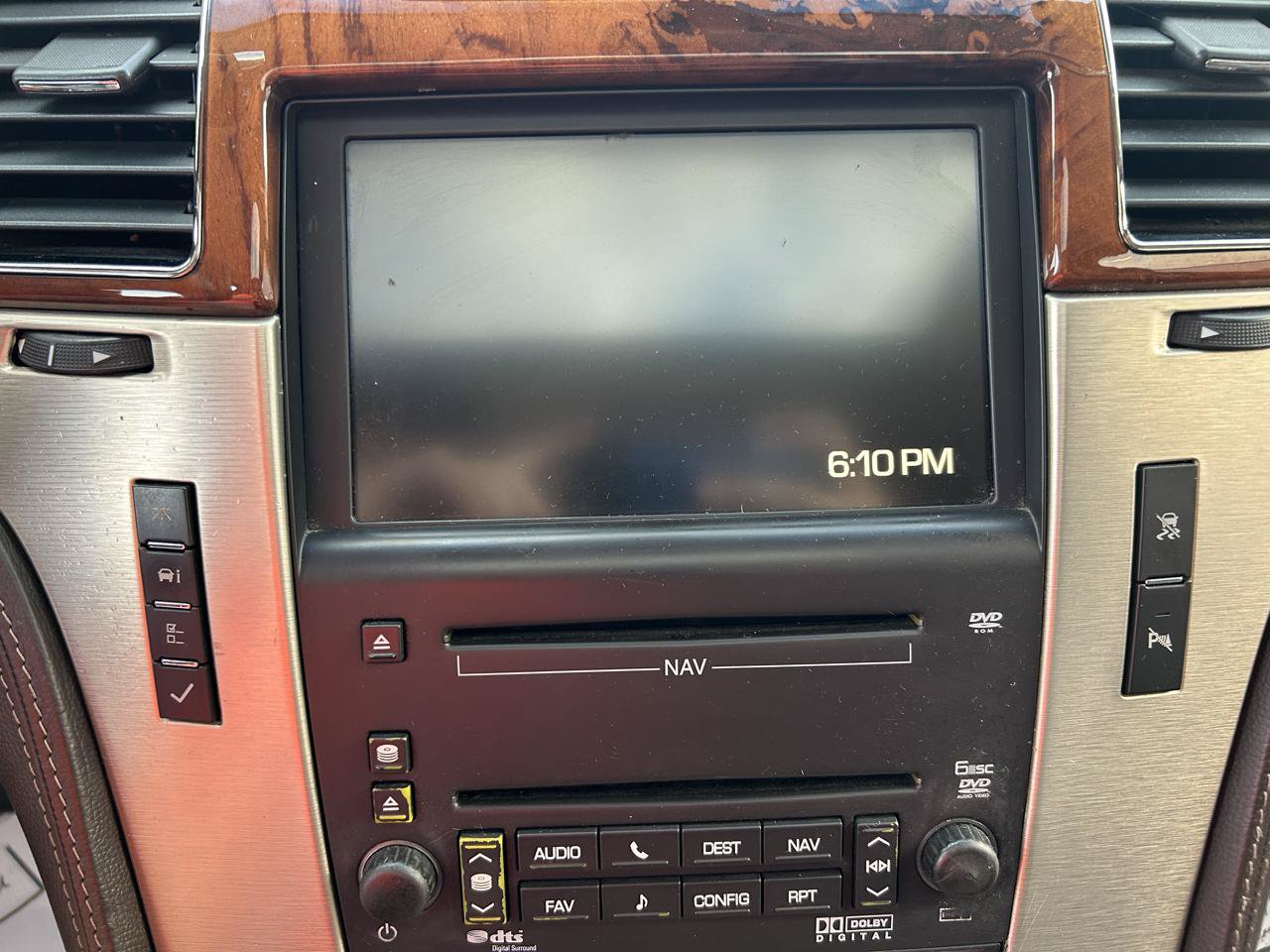 Used 2011 Cadillac Escalade ESV Platinum AWD/4WD image 25