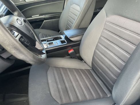 Used 2020 Ford Fusion SE image 12